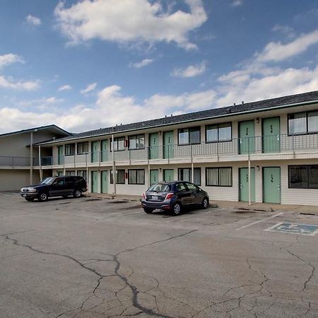 Motel 6 Des Moines South - Airport מראה חיצוני תמונה