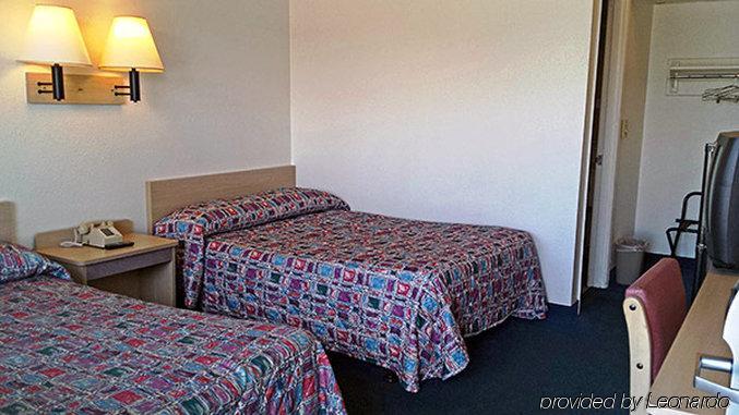 Motel 6 Des Moines South - Airport מראה חיצוני תמונה