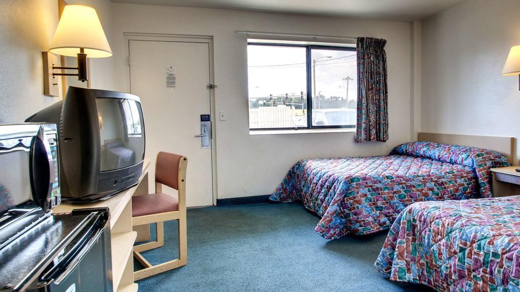 Motel 6 Des Moines South - Airport מראה חיצוני תמונה