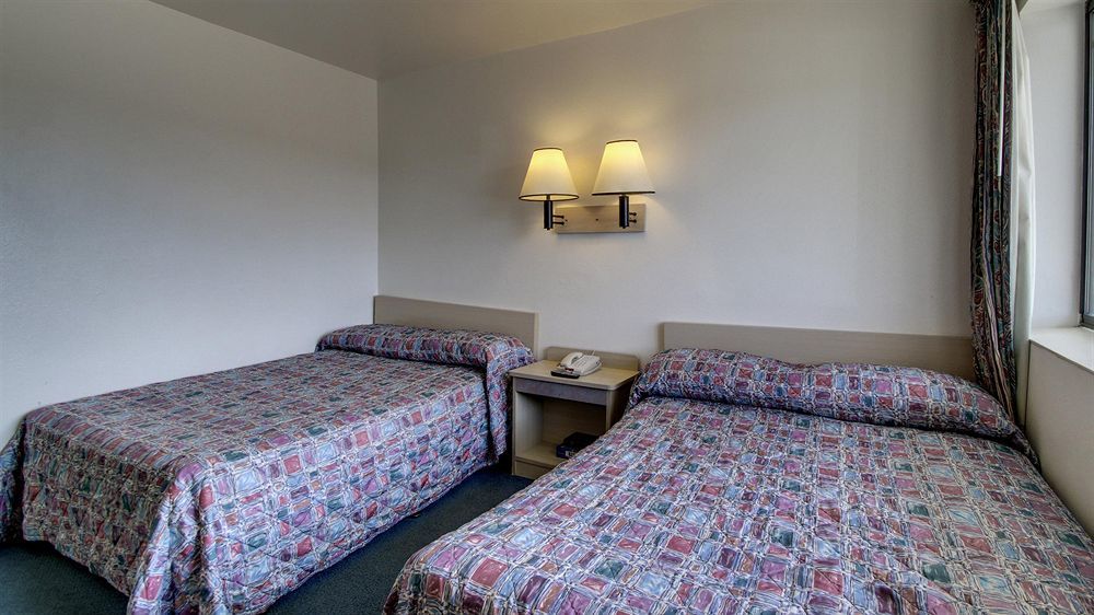 Motel 6 Des Moines South - Airport מראה חיצוני תמונה