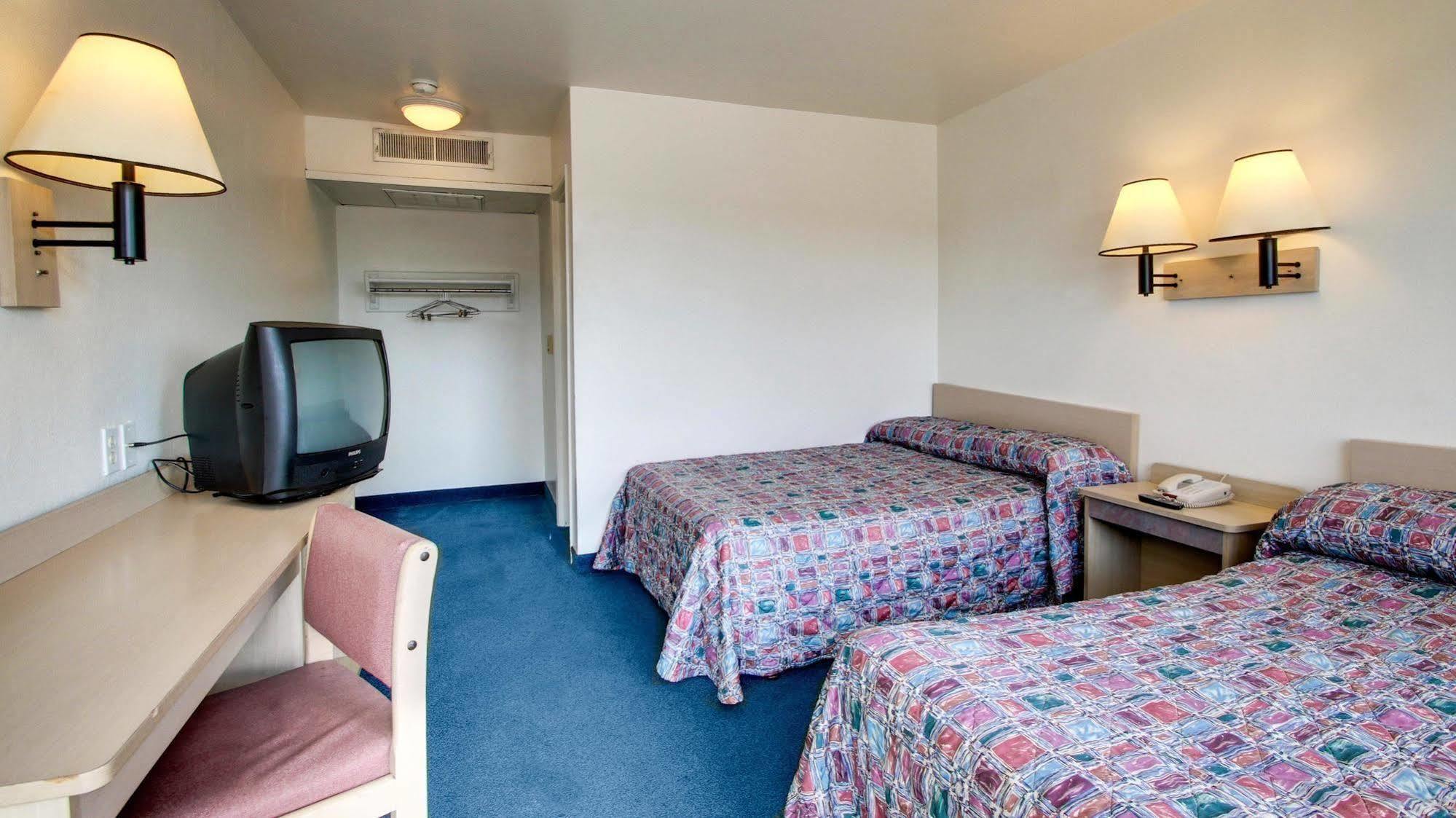 Motel 6 Des Moines South - Airport מראה חיצוני תמונה