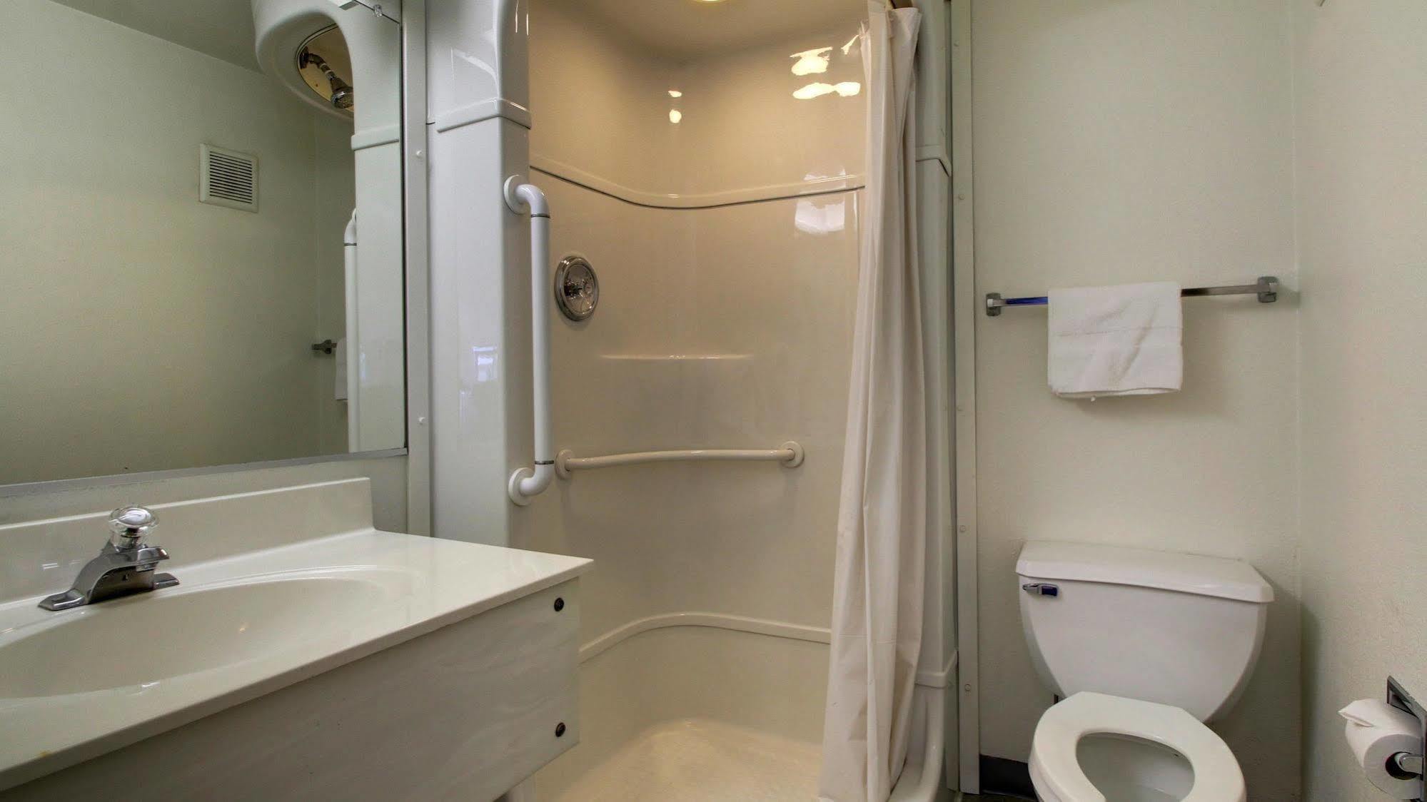 Motel 6 Des Moines South - Airport מראה חיצוני תמונה